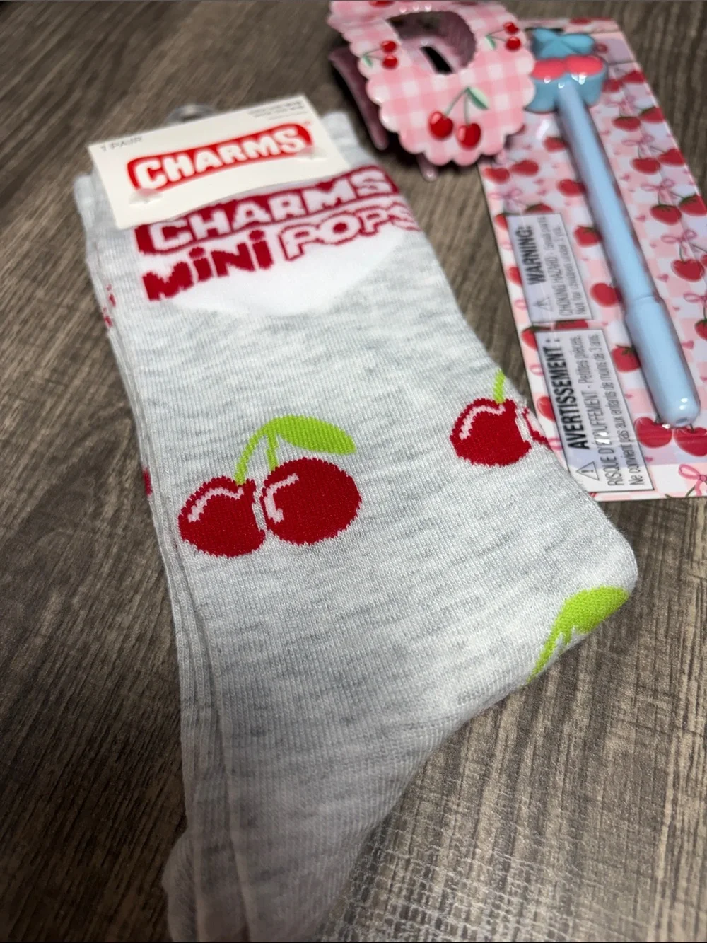 🌹5 for $25🌹 Ladies Cherry Socks, Hair Clip & Pen Set